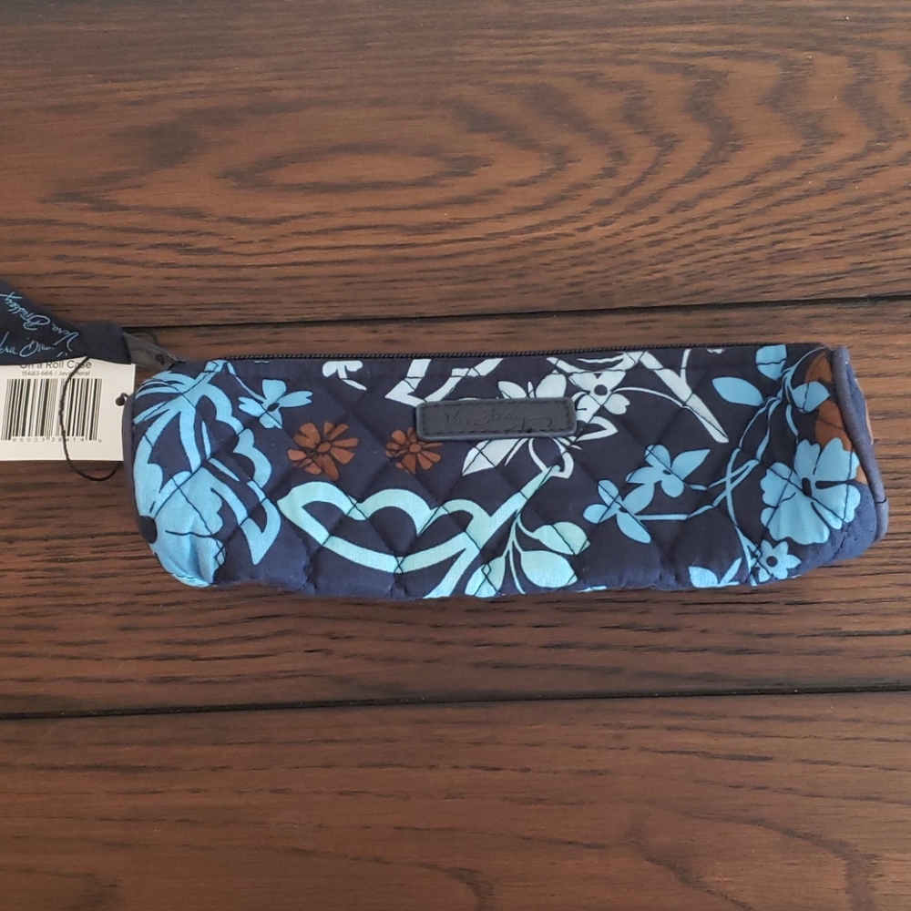 Vera Bradley On a Roll Case
